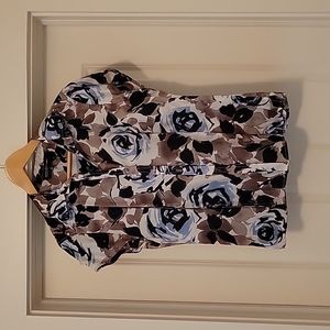 Jones New York size 8 silk and rayon button up blouse career wear